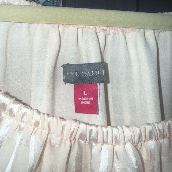 VINCE CAMUTO Satin Stripe Off The Shoulder Top - Picture 2 of 9